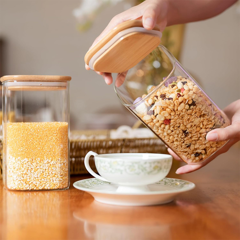 Glass Storage Containers Clear Glass Food Canister with Bamboo Lid Airtight For Serving Tea, Coffee, Flour, Sugar, Candy, Cookie, Spice and More (Square)